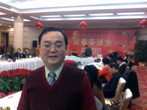 �²�ʿ��ϯ����ʡ�۰�̨���ں�֪����ʿӭ���軰��