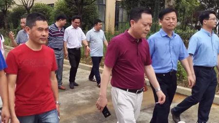 ������ܾ���Я�ֱ���EMBA�人ͬѧ���߽����������ҵ