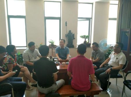 ���˺����̻�ִ�л᳤����ɵ������ޱ�Ӯ